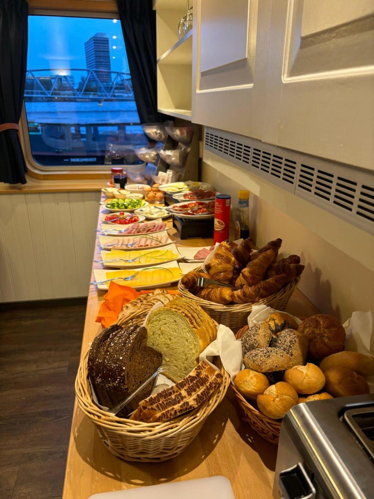 Hotelboat Iris Groningen Dış mekan fotoğraf
